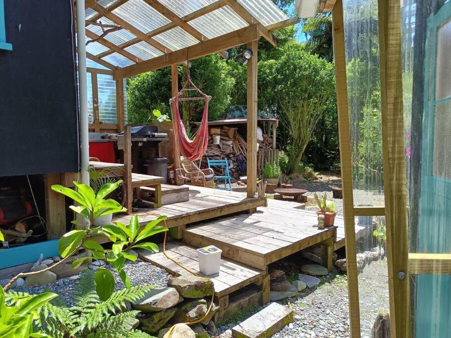 Gumboot Paradise Eco Stay Barrytown Exterior foto