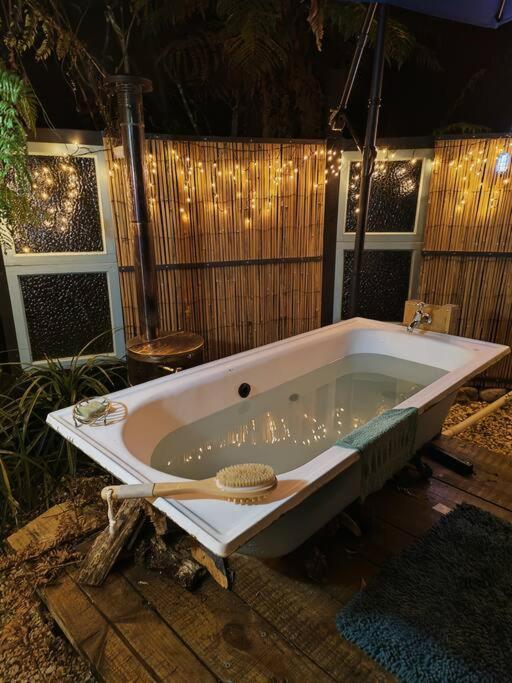 Gumboot Paradise Eco Stay Barrytown Exterior foto